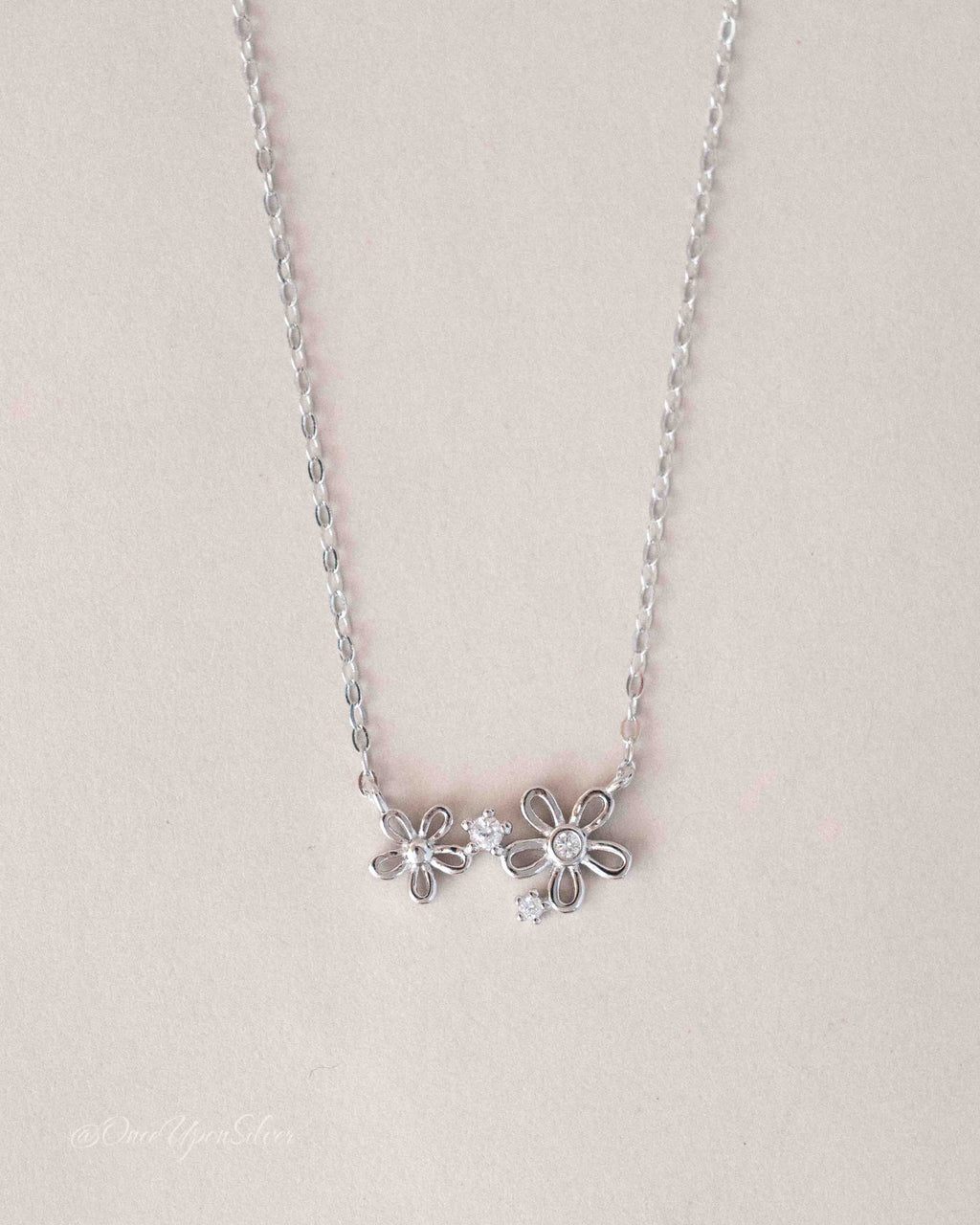 Twin Daisies Necklace