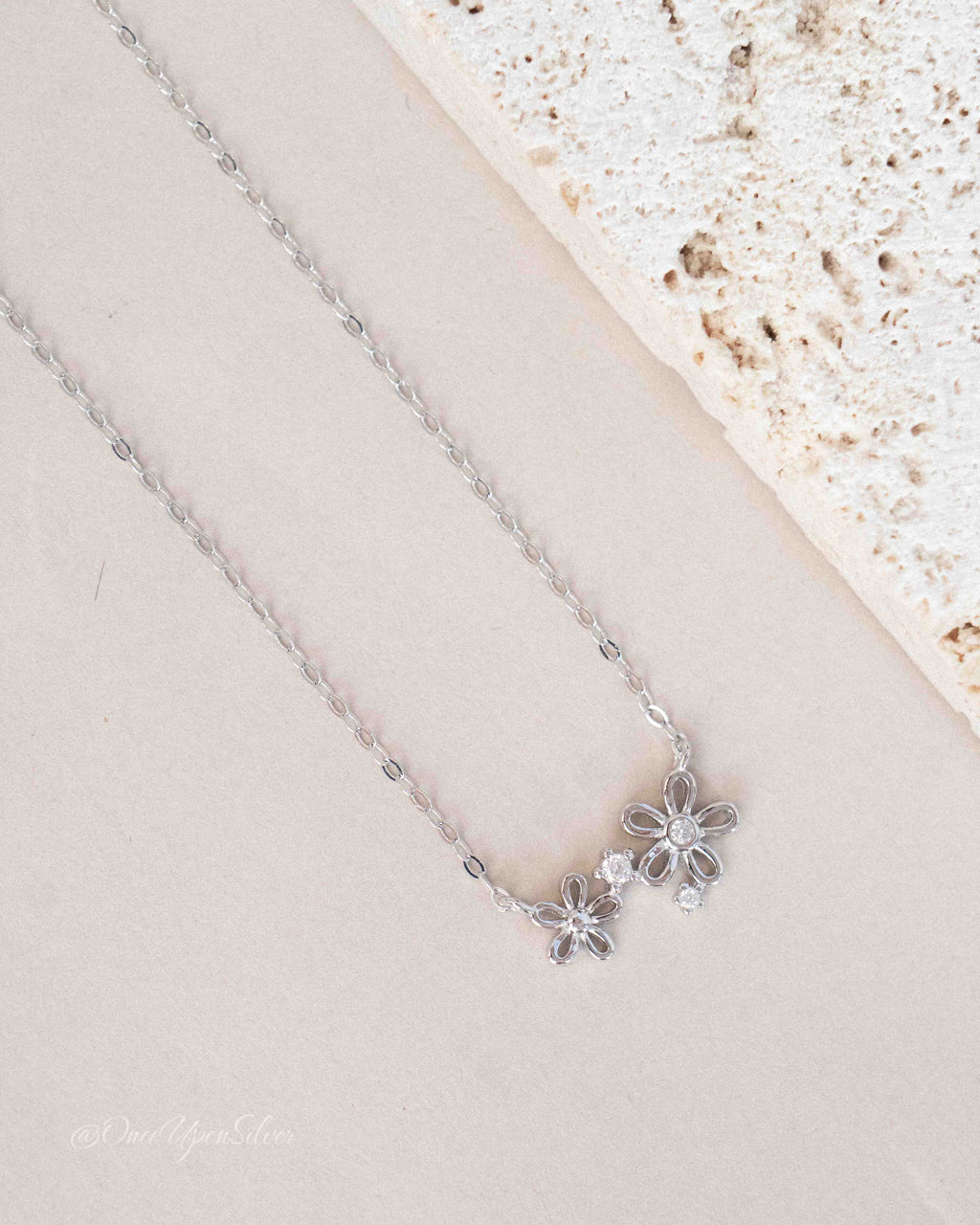 Twin Daisies Necklace