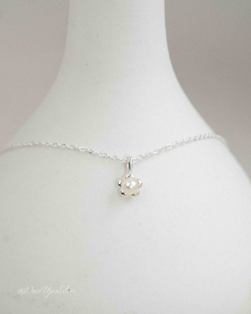 Flower pearl Necklace