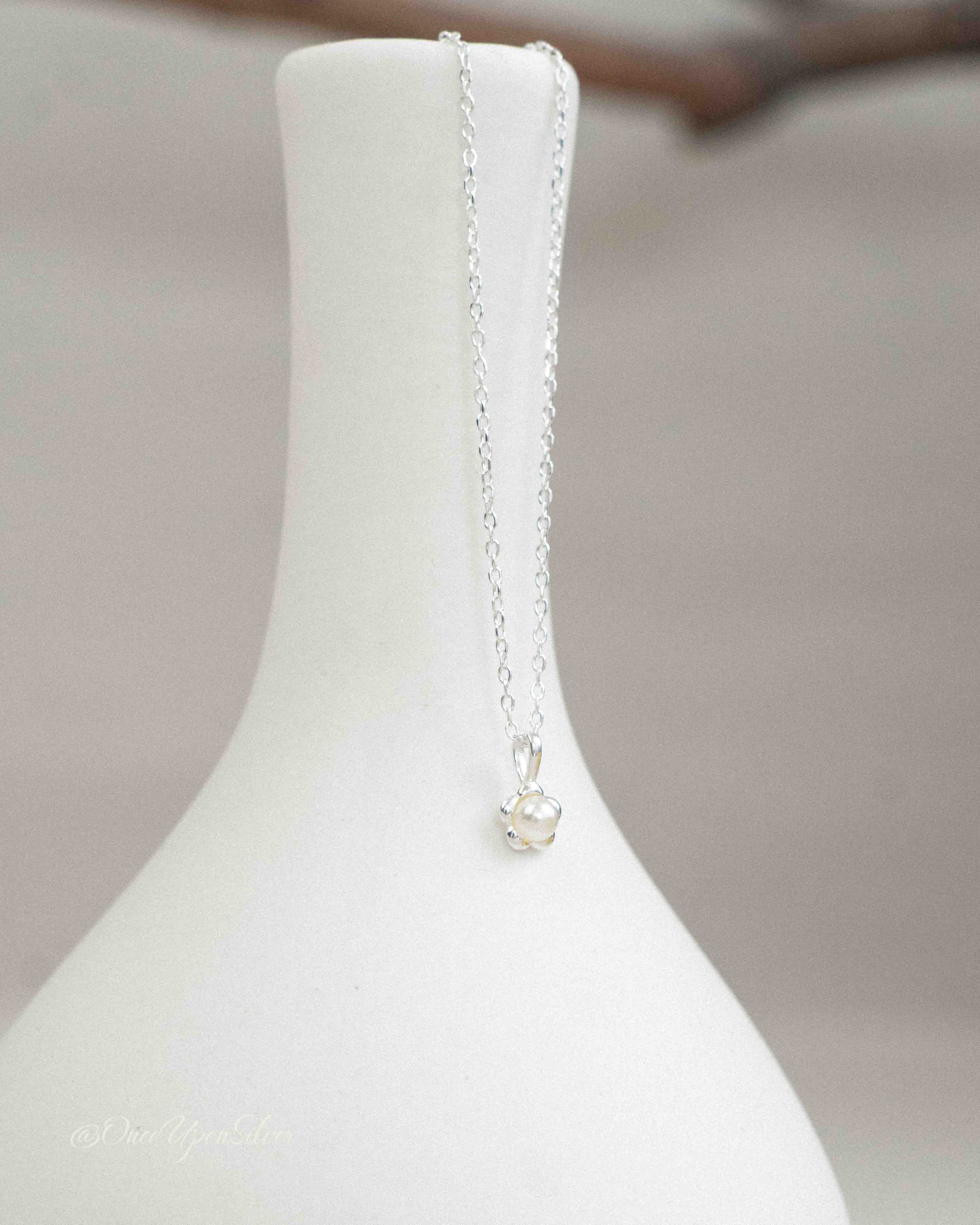 Flower pearl Necklace