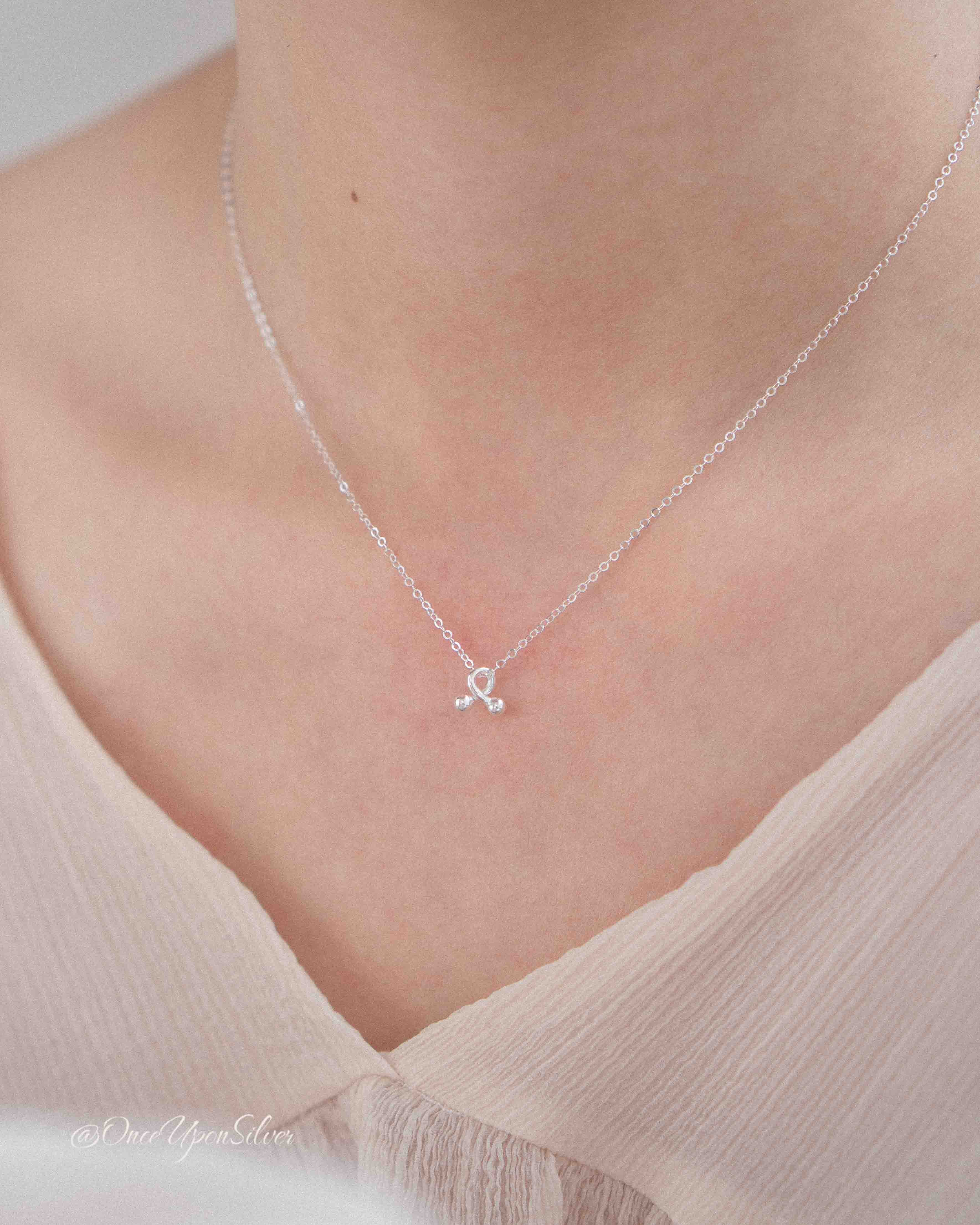 Tiny Knot Necklace